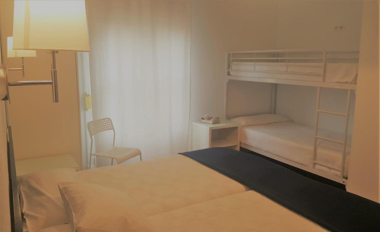 Hostal Santa Isabel Madrid Kültér fotó
